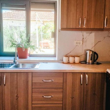Guesthouse Kroi City Center Μπεράτ Εξωτερικό φωτογραφία