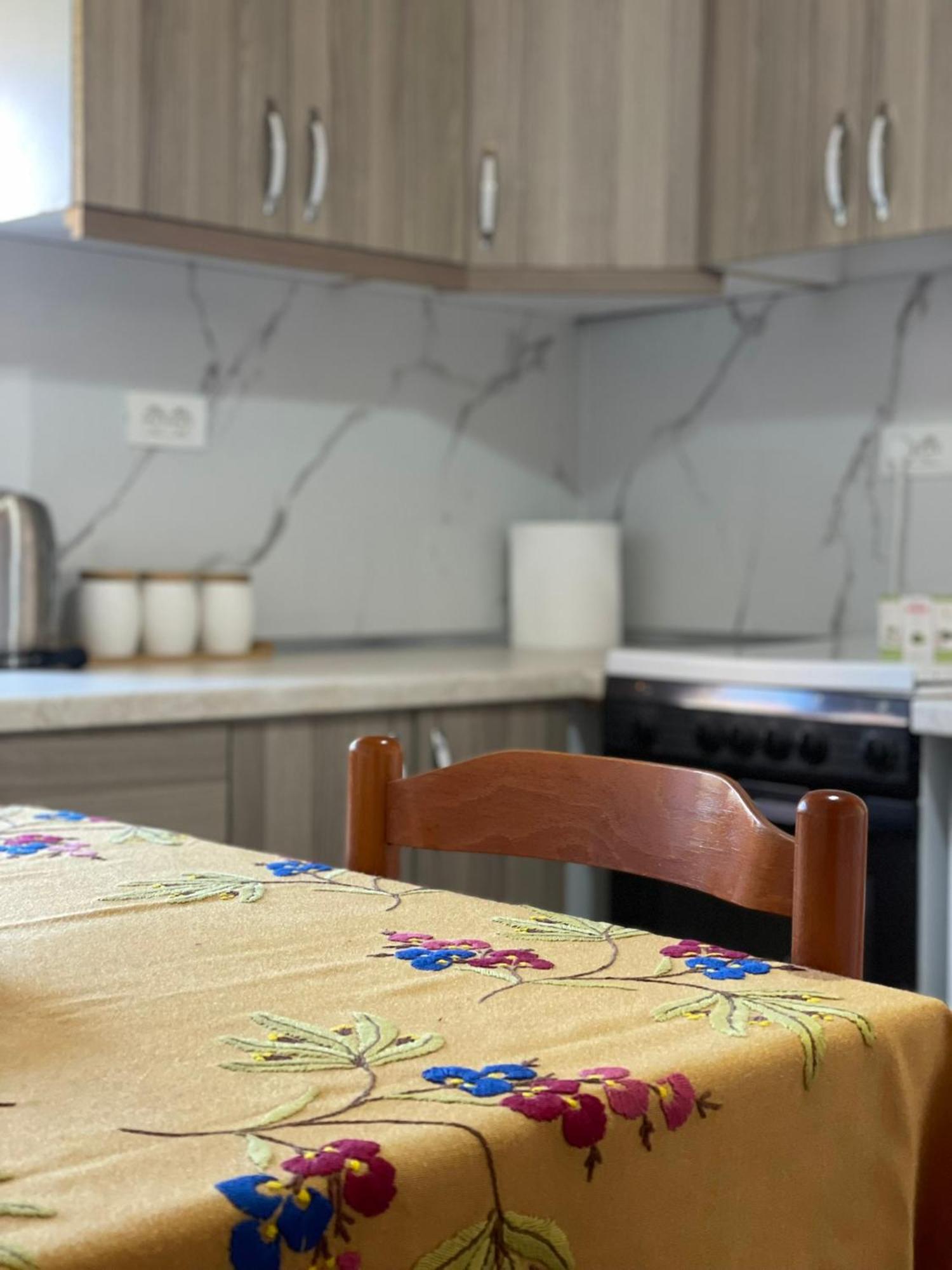 Guesthouse Kroi City Center Μπεράτ Εξωτερικό φωτογραφία