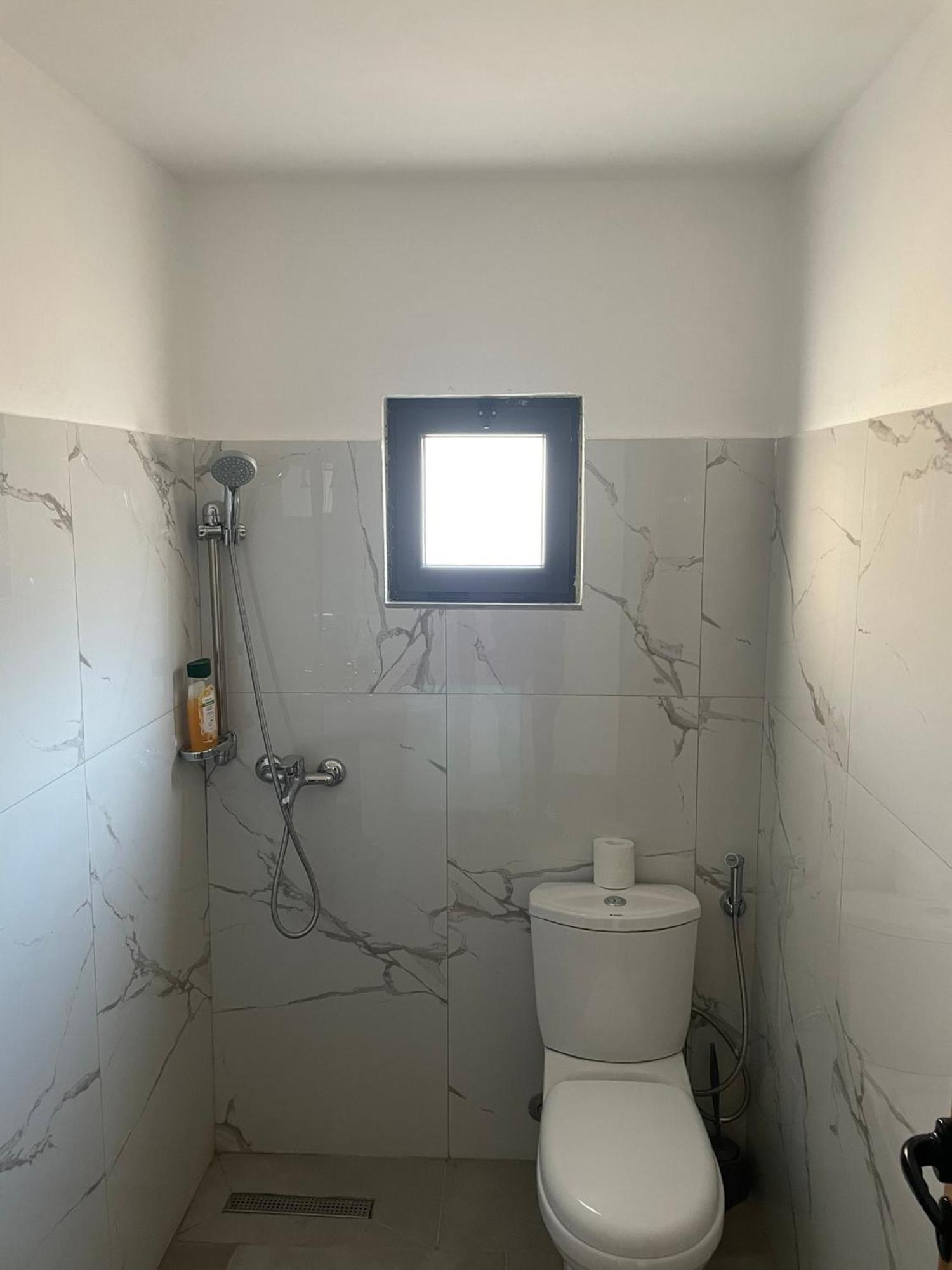 Guesthouse Kroi City Center Μπεράτ Εξωτερικό φωτογραφία