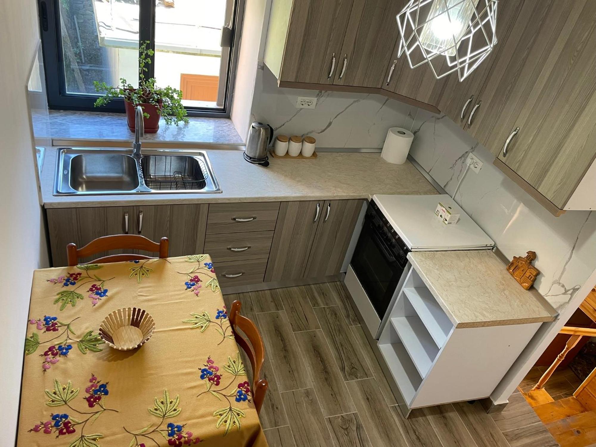 Guesthouse Kroi City Center Μπεράτ Εξωτερικό φωτογραφία